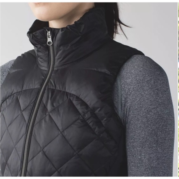 Lululemon Down For a Run vest black Sz 6 - Picture 10 of 11